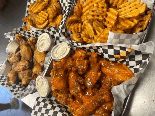 21 Piece Party Wings W/ Waffle Fries